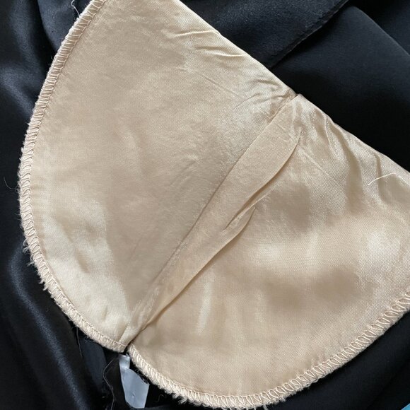 Black silk blouse, timeless - Picture 14 of 14